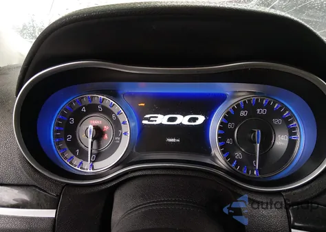 2017 Chrysler 300C z USA, uszkodzony, nr VIN 2C3CCAEG7HH544894